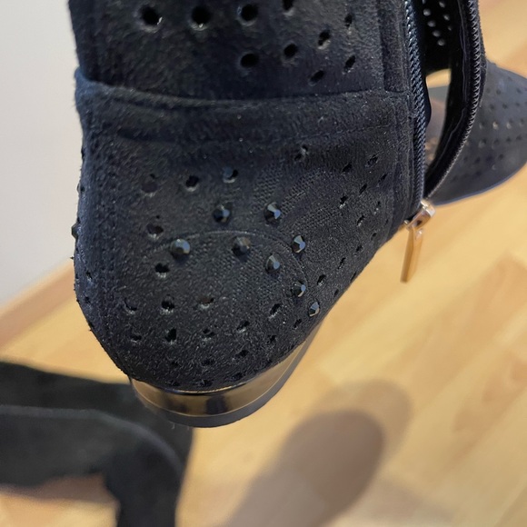 Brand new boots, newer worn suede knee high, open toe. - Picture 10 of 11